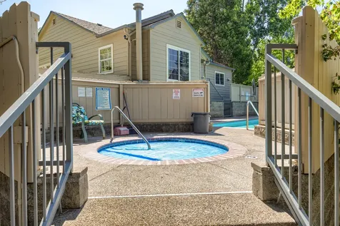 462 Lori Lane Ashland OR 97520