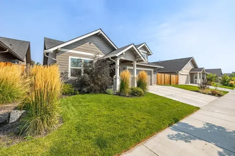 1742 NE 4th Street Redmond OR 97756