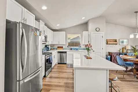 1742 NE 4th Street Redmond OR 97756