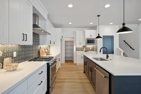 2745 NE Rainier Drive Bend OR 97701