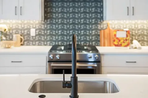 2745 NE Rainier Drive Bend OR 97701