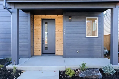 2745 NE Rainier Drive Bend OR 97701