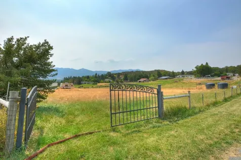 2585 David Lane Medford OR 97504