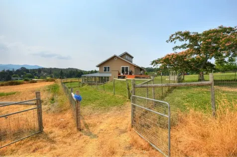 2585 David Lane Medford OR 97504