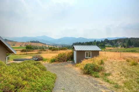 2585 David Lane Medford OR 97504