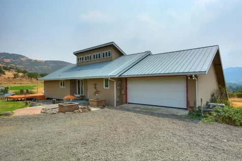 2585 David Lane Medford OR 97504