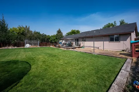 2025 SW 31st Street Redmond OR 97756