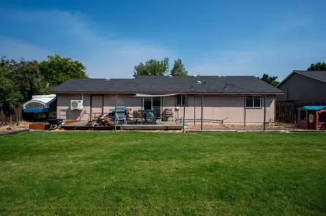 2025 SW 31st Street Redmond OR 97756