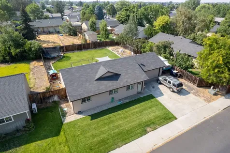 2025 SW 31st Street Redmond OR 97756