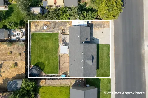 2025 SW 31st Street Redmond OR 97756