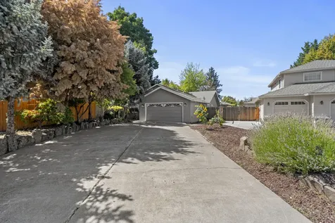 1371 Brook Court Medford OR 97504