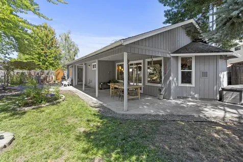 1371 Brook Court Medford OR 97504