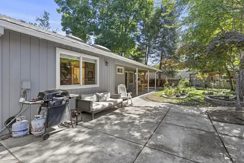1371 Brook Court Medford OR 97504