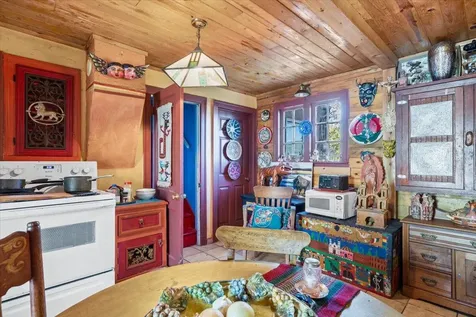 1966 Ross Lane Medford OR 97501