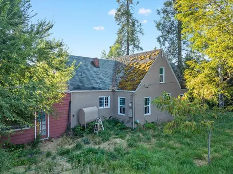 1966 Ross Lane Medford OR 97501