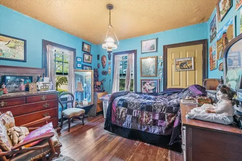 1966 Ross Lane Medford OR 97501