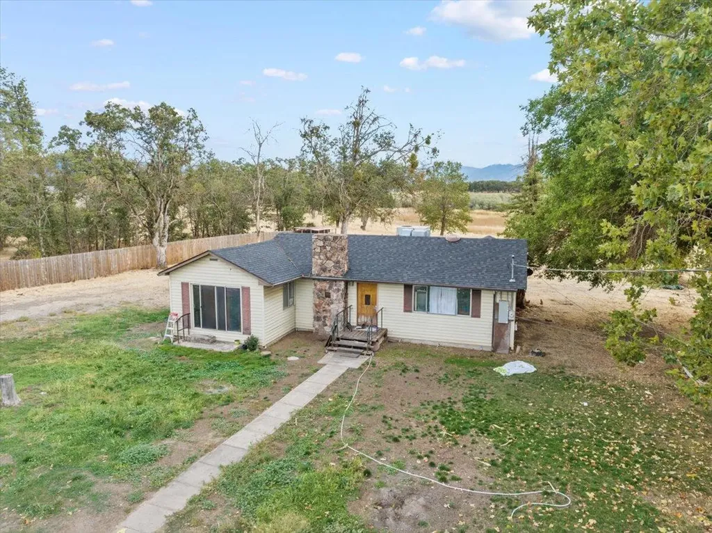 629 Gibbon Road Central Point OR 97502