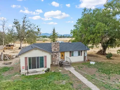 629 Gibbon Road Central Point OR 97502