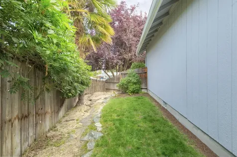 609 SE Liberty Drive Grants Pass OR 97527