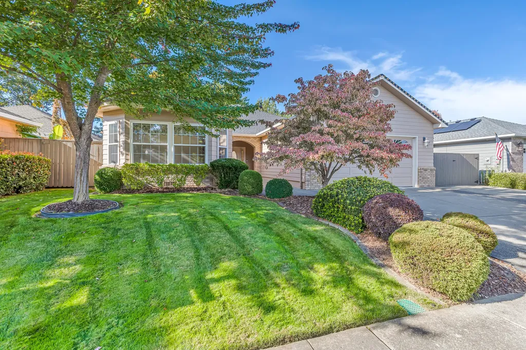 699 White Oak Avenue Central Point OR 97502