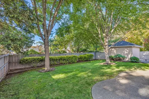 699 White Oak Avenue Central Point OR 97502