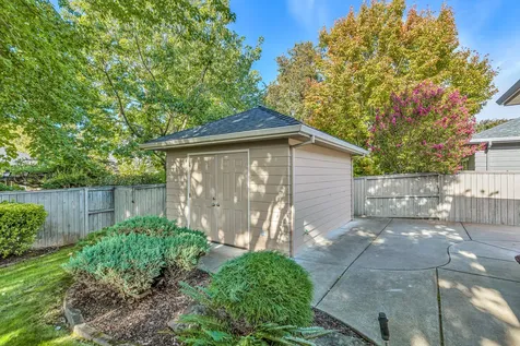 699 White Oak Avenue Central Point OR 97502