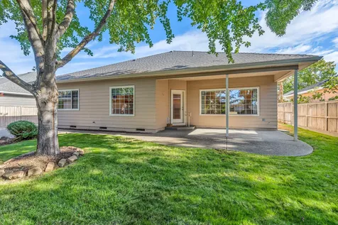 699 White Oak Avenue Central Point OR 97502