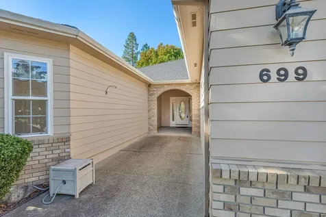 699 White Oak Avenue Central Point OR 97502