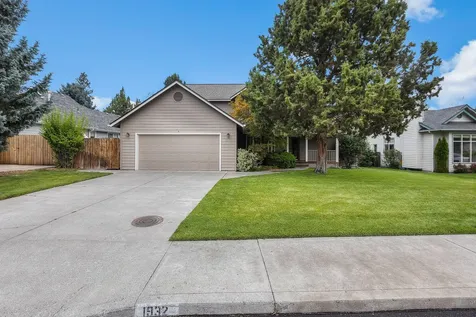 1932 SE Fairwood Drive Bend OR 97702