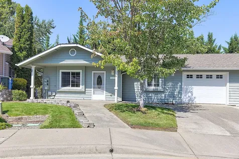 2028-2030 Duke Court Grants Pass OR 97527