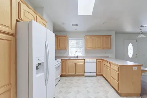 2028-2030 Duke Court Grants Pass OR 97527