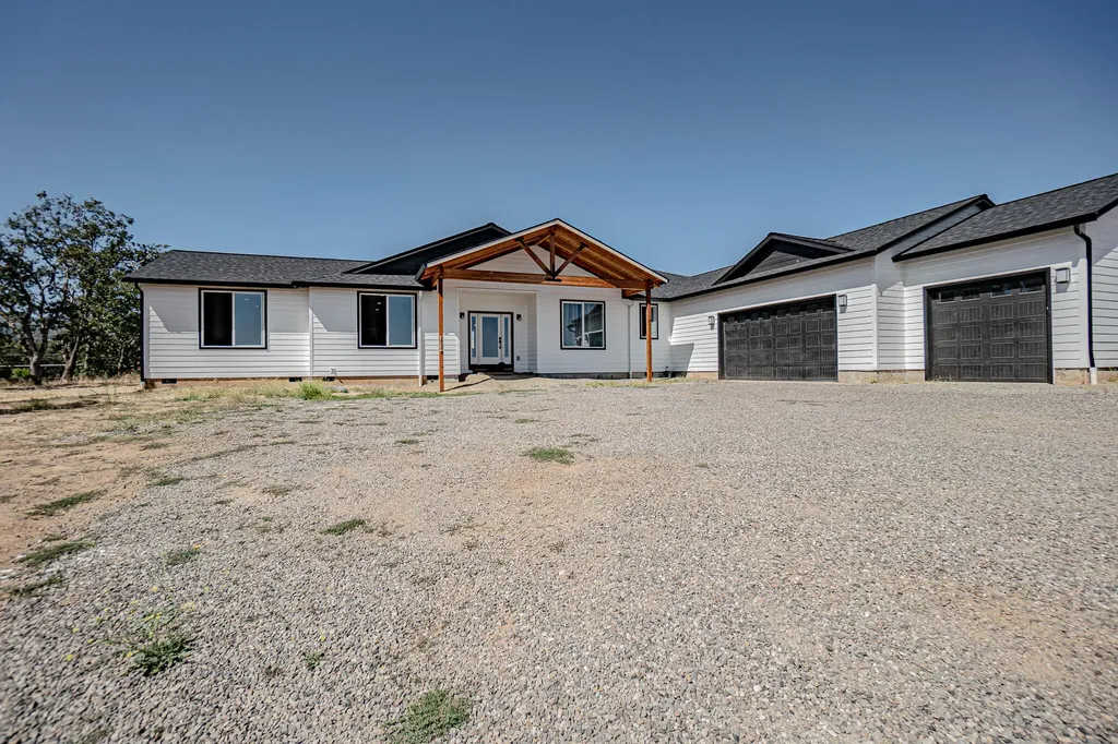 3808 Willow Springs Road Central Point OR 97502