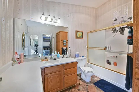 1224 N Modoc Avenue Medford OR 97504