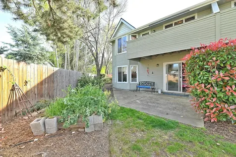 1224 N Modoc Avenue Medford OR 97504