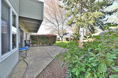 1224 N Modoc Avenue Medford OR 97504