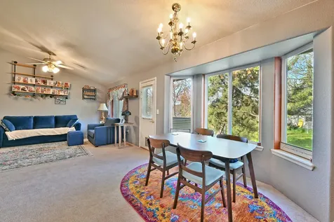 1224 N Modoc Avenue Medford OR 97504