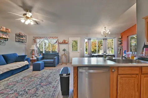 1224 N Modoc Avenue Medford OR 97504