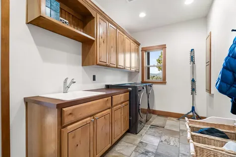 67025 Rock Island Lane Bend OR 97703