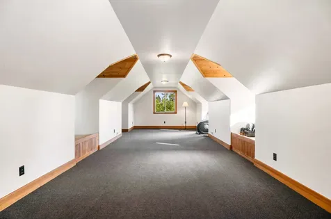67025 Rock Island Lane Bend OR 97703