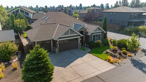 61120 Manhae Loop Bend OR 97702
