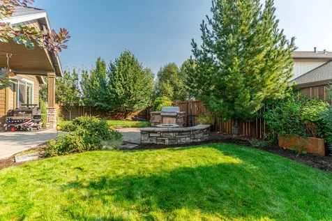 61120 Manhae Loop Bend OR 97702