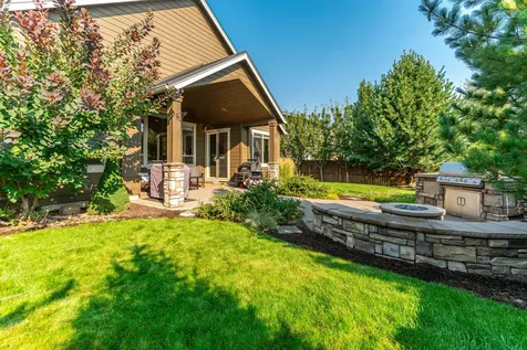 61120 Manhae Loop Bend OR 97702