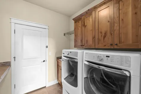 61120 Manhae Loop Bend OR 97702