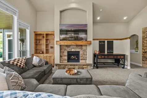 61120 Manhae Loop Bend OR 97702