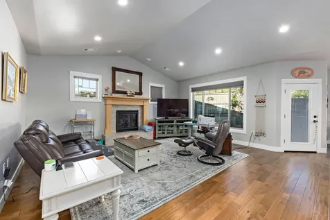 862 Sonoma Court Medford OR 97504
