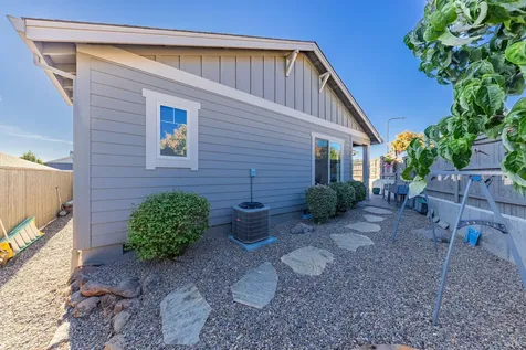 862 Sonoma Court Medford OR 97504