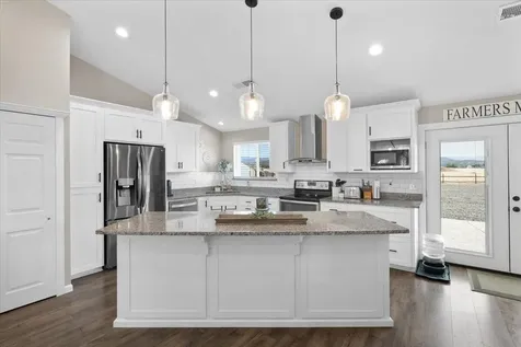 4398 Avenue H White City OR 97503