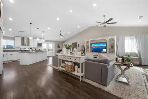 4398 Avenue H White City OR 97503