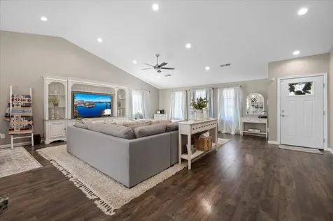 4398 Avenue H White City OR 97503