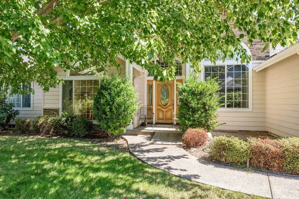 927 SW Princess Circle Grants Pass OR 97527